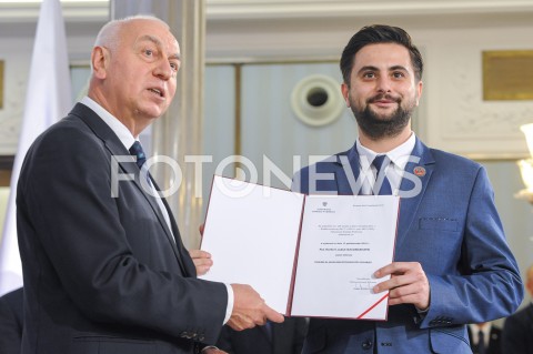  24.10.2019 WARSZAWA<br />
UROCZYSTOSC WRECZENIA NOMINACJI POSLOM IX KADENCJI<br />
N/Z NORBERT KACZMARCZYK<br />
 