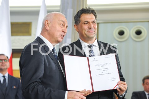  24.10.2019 WARSZAWA<br />
UROCZYSTOSC WRECZENIA NOMINACJI POSLOM IX KADENCJI<br />
N/Z PIOTR KALETA<br />
 