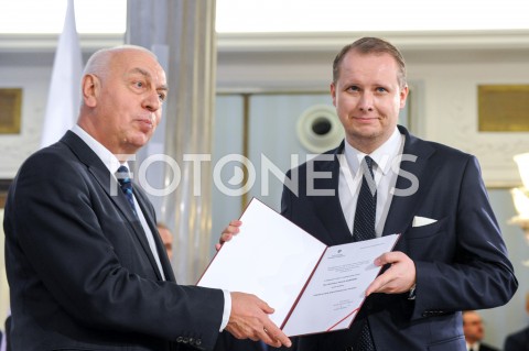  24.10.2019 WARSZAWA<br />
UROCZYSTOSC WRECZENIA NOMINACJI POSLOM IX KADENCJI<br />
N/Z KRYSTIAN KAMINSKI<br />
 