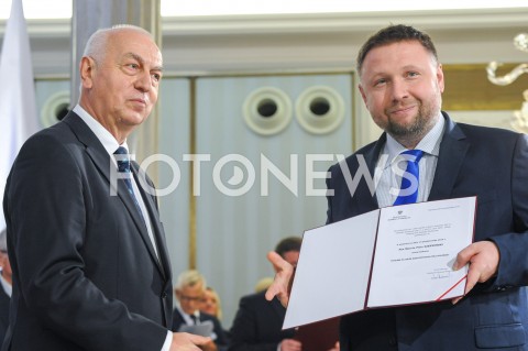  24.10.2019 WARSZAWA<br />
UROCZYSTOSC WRECZENIA NOMINACJI POSLOM IX KADENCJI<br />
N/Z MARCIN KIERWINSKI<br />
 