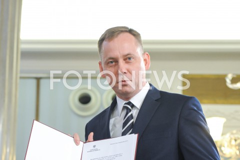  24.10.2019 WARSZAWA<br />
UROCZYSTOSC WRECZENIA NOMINACJI POSLOM IX KADENCJI<br />
N/Z ZBIGNIEW KONWINSKI<br />
 