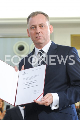  24.10.2019 WARSZAWA<br />
UROCZYSTOSC WRECZENIA NOMINACJI POSLOM IX KADENCJI<br />
N/Z ZBIGNIEW KONWINSKI<br />
 