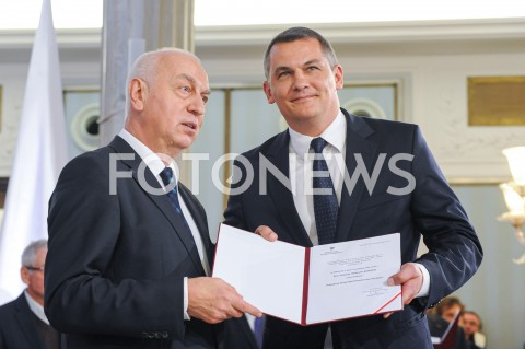  24.10.2019 WARSZAWA<br />
UROCZYSTOSC WRECZENIA NOMINACJI POSLOM IX KADENCJI<br />
N/Z TOMASZ KOSTUS<br />
 