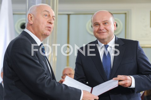  24.10.2019 WARSZAWA<br />
UROCZYSTOSC WRECZENIA NOMINACJI POSLOM IX KADENCJI<br />
N/Z ANDRZEJ KOSZTOWNIAK<br />
 