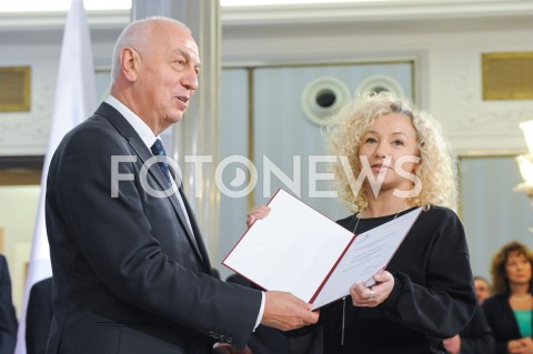  24.10.2019 WARSZAWA<br />
UROCZYSTOSC WRECZENIA NOMINACJI POSLOM IX KADENCJI<br />
N/Z KATARZYNA KOTULA<br />
 