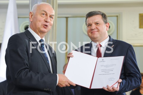  24.10.2019 WARSZAWA<br />
UROCZYSTOSC WRECZENIA NOMINACJI POSLOM IX KADENCJI<br />
N/Z KRZYSZTOF KOZIK<br />
 