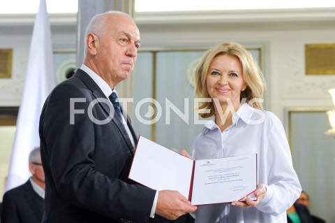  24.10.2019 WARSZAWA<br />
UROCZYSTOSC WRECZENIA NOMINACJI POSLOM IX KADENCJI<br />
N/Z IWONA KOZLOWSKA<br />
 