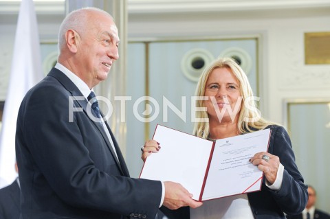  24.10.2019 WARSZAWA<br />
UROCZYSTOSC WRECZENIA NOMINACJI POSLOM IX KADENCJI<br />
N/Z KATARZYNA KRETKOWSKA<br />
 