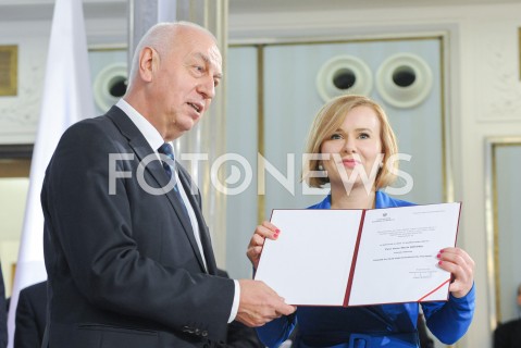  24.10.2019 WARSZAWA<br />
UROCZYSTOSC WRECZENIA NOMINACJI POSLOM IX KADENCJI<br />
N/Z ANNA KRUPKA<br />
 