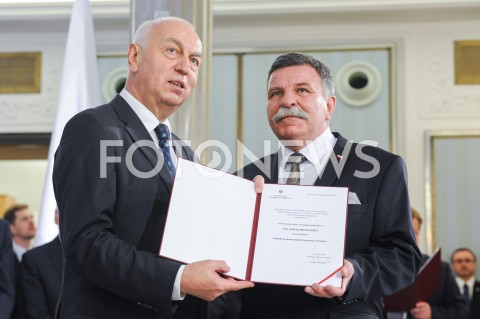  24.10.2019 WARSZAWA<br />
UROCZYSTOSC WRECZENIA NOMINACJI POSLOM IX KADENCJI<br />
N/Z ANDRZEJ KRYJ<br />
 