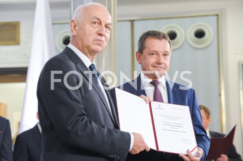  24.10.2019 WARSZAWA<br />
UROCZYSTOSC WRECZENIA NOMINACJI POSLOM IX KADENCJI<br />
N/Z MAREK KRZAKALA<br />
 