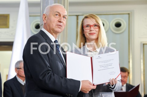  24.10.2019 WARSZAWA<br />
UROCZYSTOSC WRECZENIA NOMINACJI POSLOM IX KADENCJI<br />
N/Z MARTA KUBIAK<br />
 
