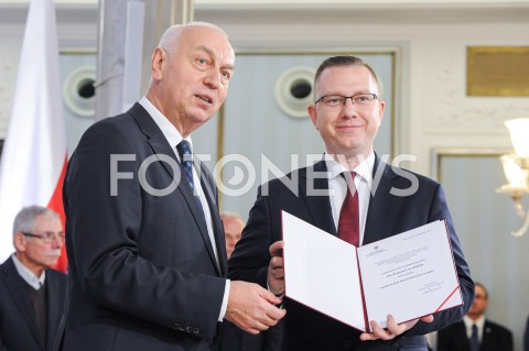  24.10.2019 WARSZAWA<br />
UROCZYSTOSC WRECZENIA NOMINACJI POSLOM IX KADENCJI<br />
N/Z KRZYSZTOF KUBOW<br />
 