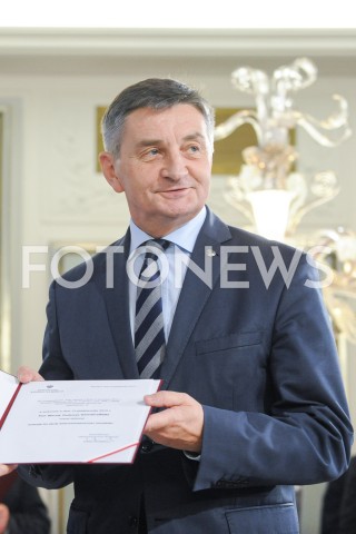  24.10.2019 WARSZAWA<br />
UROCZYSTOSC WRECZENIA NOMINACJI POSLOM IX KADENCJI<br />
N/Z MAREK KUCHCINSKI<br />
 