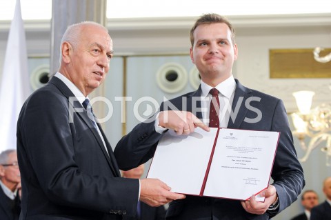  24.10.2019 WARSZAWA<br />
UROCZYSTOSC WRECZENIA NOMINACJI POSLOM IX KADENCJI<br />
N/Z JAKUB KULESZA<br />
 