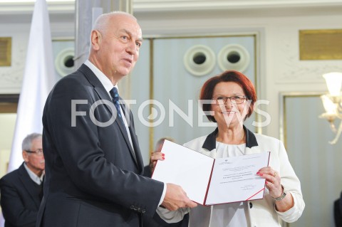  24.10.2019 WARSZAWA<br />
UROCZYSTOSC WRECZENIA NOMINACJI POSLOM IX KADENCJI<br />
N/Z MARIA KUROWSKA<br />
 