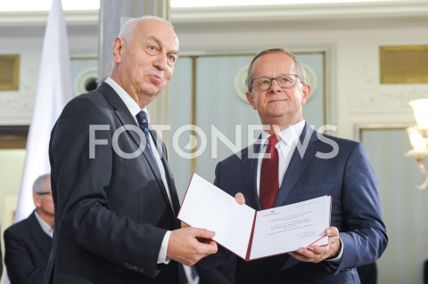  24.10.2019 WARSZAWA<br />
UROCZYSTOSC WRECZENIA NOMINACJI POSLOM IX KADENCJI<br />
N/Z WLADYSLAW KUROWSKI<br />
 