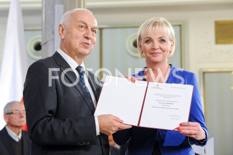  24.10.2019 WARSZAWA<br />
UROCZYSTOSC WRECZENIA NOMINACJI POSLOM IX KADENCJI<br />
N/Z ANNA KWIECIEN<br />
 