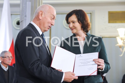  24.10.2019 WARSZAWA<br />
UROCZYSTOSC WRECZENIA NOMINACJI POSLOM IX KADENCJI<br />
N/Z EWA LENIART<br />
 