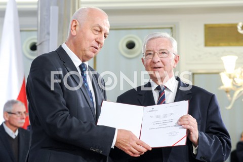  24.10.2019 WARSZAWA<br />
UROCZYSTOSC WRECZENIA NOMINACJI POSLOM IX KADENCJI<br />
N/Z KRZYSZTOF LIPIEC<br />
 