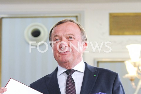  24.10.2019 WARSZAWA<br />
UROCZYSTOSC WRECZENIA NOMINACJI POSLOM IX KADENCJI<br />
N/Z JAN LOPATA<br />
 