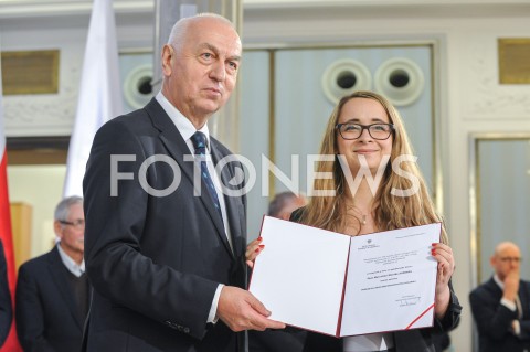  24.10.2019 WARSZAWA<br />
UROCZYSTOSC WRECZENIA NOMINACJI POSLOM IX KADENCJI<br />
N/Z MARCELINA ZAWISZA<br />
 