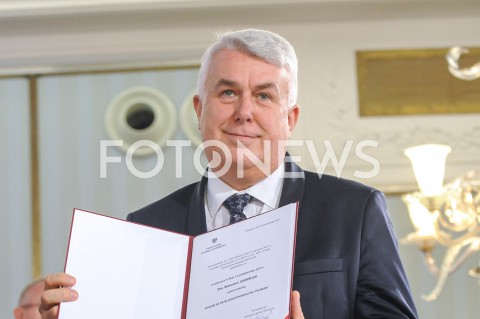  24.10.2019 WARSZAWA<br />
UROCZYSTOSC WRECZENIA NOMINACJI POSLOM IX KADENCJI<br />
N/Z SLAWOMIR ZAWISLAK<br />
 