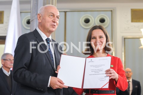  24.10.2019 WARSZAWA<br />
UROCZYSTOSC WRECZENIA NOMINACJI POSLOM IX KADENCJI<br />
N/Z URSZULA ZIELINSKA<br />
 