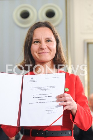  24.10.2019 WARSZAWA<br />
UROCZYSTOSC WRECZENIA NOMINACJI POSLOM IX KADENCJI<br />
N/Z URSZULA ZIELINSKA<br />
 