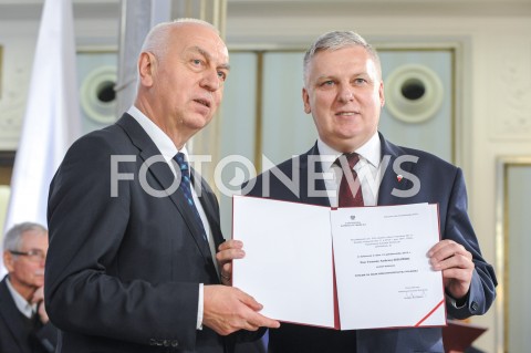  24.10.2019 WARSZAWA<br />
UROCZYSTOSC WRECZENIA NOMINACJI POSLOM IX KADENCJI<br />
N/Z TOMASZ ZIELINSKI<br />
 