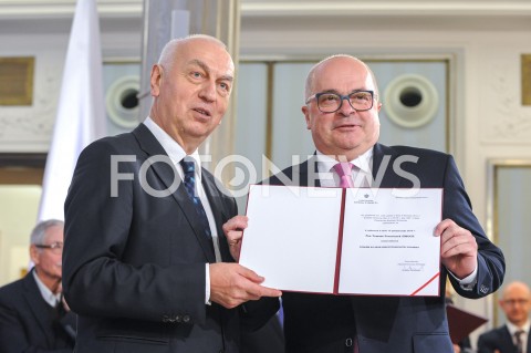  24.10.2019 WARSZAWA<br />
UROCZYSTOSC WRECZENIA NOMINACJI POSLOM IX KADENCJI<br />
N/Z TOMASZ ZIMOCH<br />
 