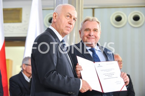  24.10.2019 WARSZAWA<br />
UROCZYSTOSC WRECZENIA NOMINACJI POSLOM IX KADENCJI<br />
N/Z STANISLAW ZUK<br />
 