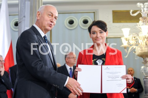  24.10.2019 WARSZAWA<br />
UROCZYSTOSC WRECZENIA NOMINACJI POSLOM IX KADENCJI<br />
N/Z ANNA MARIA ZUKOWSKA<br />
 
