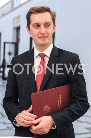  24.10.2019 WARSZAWA<br />
UROCZYSTOSC WRECZENIA NOMINACJI POSLOM IX KADENCJI<br />
N/Z SEBASTIAN KALETA<br />
 