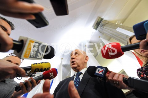  24.10.2019 WARSZAWA<br />
UROCZYSTOSC WRECZENIA NOMINACJI POSLOM IX KADENCJI<br />
N/Z WIESLAW KOZIELEWICZ<br />
 