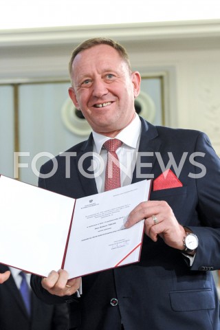  24.10.2019 WARSZAWA<br />
UROCZYSTOSC WRECZENIA NOMINACJI POSLOM IX KADENCJI<br />
N/Z ROBERT TELUS<br />
 