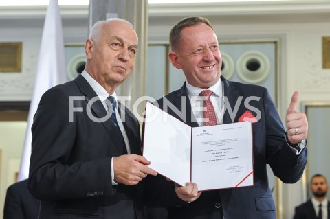  24.10.2019 WARSZAWA<br />
UROCZYSTOSC WRECZENIA NOMINACJI POSLOM IX KADENCJI<br />
N/Z ROBERT TELUS<br />
 