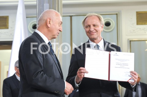  24.10.2019 WARSZAWA<br />
UROCZYSTOSC WRECZENIA NOMINACJI POSLOM IX KADENCJI<br />
N/Z WLODZIMIERZ TOMASZEWSKI<br />
 