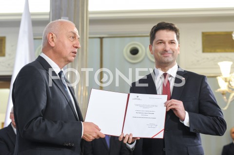  24.10.2019 WARSZAWA<br />
UROCZYSTOSC WRECZENIA NOMINACJI POSLOM IX KADENCJI<br />
N/Z SYLWESTER TULAJEW<br />
 