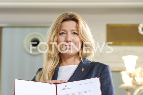  24.10.2019 WARSZAWA<br />
UROCZYSTOSC WRECZENIA NOMINACJI POSLOM IX KADENCJI<br />
N/Z KATARZYNA UEBERHAN<br />
 