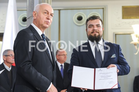  24.10.2019 WARSZAWA<br />
UROCZYSTOSC WRECZENIA NOMINACJI POSLOM IX KADENCJI<br />
N/Z MICHAL URBANIAK<br />
 