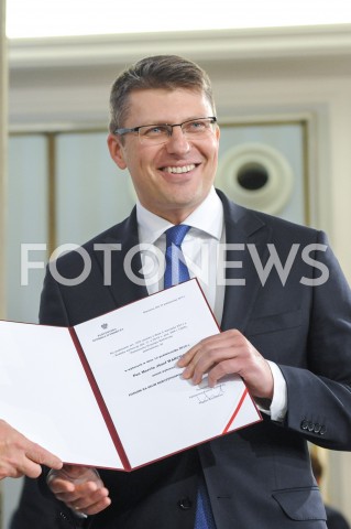  24.10.2019 WARSZAWA<br />
UROCZYSTOSC WRECZENIA NOMINACJI POSLOM IX KADENCJI<br />
N/Z MARCIN WARCHOL<br />
 