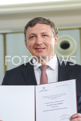 24.10.2019 WARSZAWA<br />
UROCZYSTOSC WRECZENIA NOMINACJI POSLOM IX KADENCJI<br />
N/Z ROBERT WARWAS<br />
 