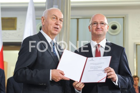  24.10.2019 WARSZAWA<br />
UROCZYSTOSC WRECZENIA NOMINACJI POSLOM IX KADENCJI<br />
N/Z PIOTR WAWRZYK<br />
 