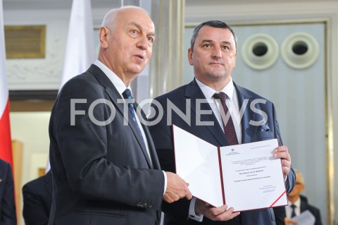  24.10.2019 WARSZAWA<br />
UROCZYSTOSC WRECZENIA NOMINACJI POSLOM IX KADENCJI<br />
N/Z MAREK WESOLY<br />
 