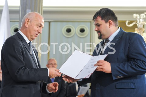  24.10.2019 WARSZAWA<br />
UROCZYSTOSC WRECZENIA NOMINACJI POSLOM IX KADENCJI<br />
N/Z PATRYK WICHER<br />
 