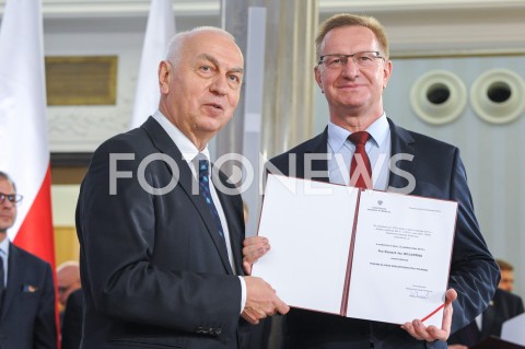  24.10.2019 WARSZAWA<br />
UROCZYSTOSC WRECZENIA NOMINACJI POSLOM IX KADENCJI<br />
N/Z RYSZARD WILCZYNSKI<br />
 