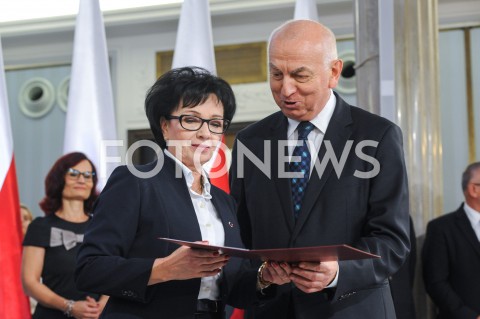  24.10.2019 WARSZAWA<br />
UROCZYSTOSC WRECZENIA NOMINACJI POSLOM IX KADENCJI<br />
N/Z ELZBIETA WITEK<br />
 
