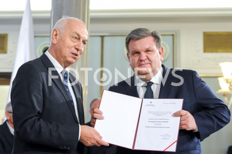  24.10.2019 WARSZAWA<br />
UROCZYSTOSC WRECZENIA NOMINACJI POSLOM IX KADENCJI<br />
N/Z BOGUSLAW WONTOR<br />
 