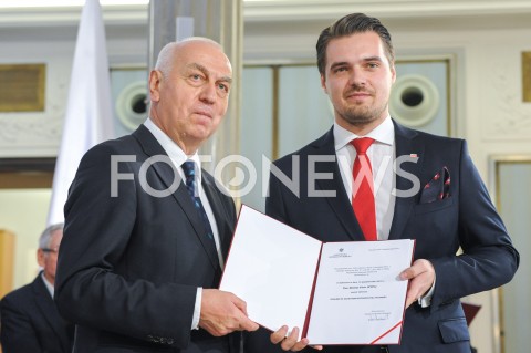  24.10.2019 WARSZAWA<br />
UROCZYSTOSC WRECZENIA NOMINACJI POSLOM IX KADENCJI<br />
N/Z MICHAL WYPIJ<br />
 